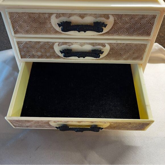 Vintage Asian Faux Carved Ivory Jewelry Box - Picture 5 of 9